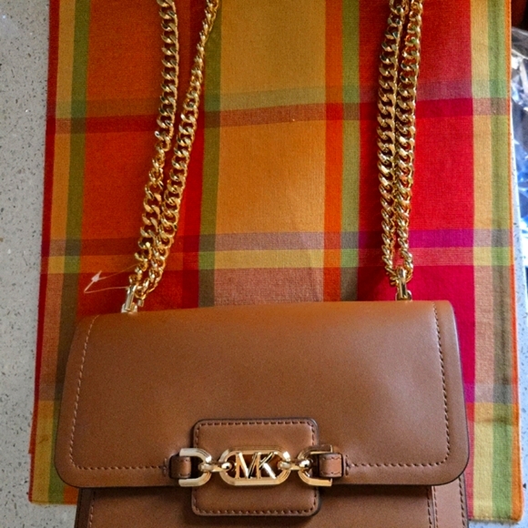 Live Show TONIGHT🎉LAST CHANCE🎁 Enter to WIN- MK Crossbody Bag NWT - Picture 6 of 16